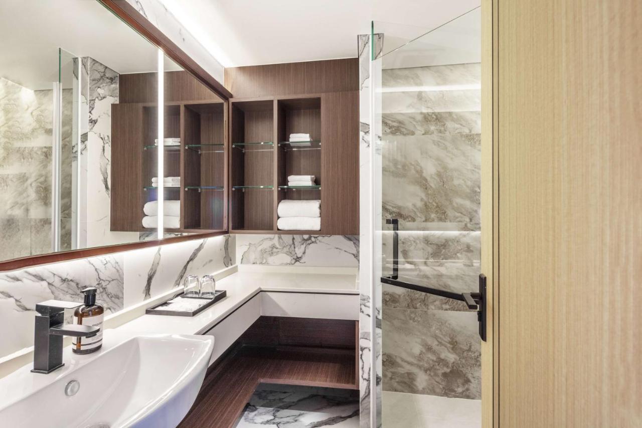 Best Western Click Sathorn 11 Bangkok Luaran gambar
